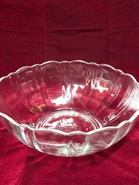 Arcoroc Vintage Arcade Scalloped Tempered Glass Bowl